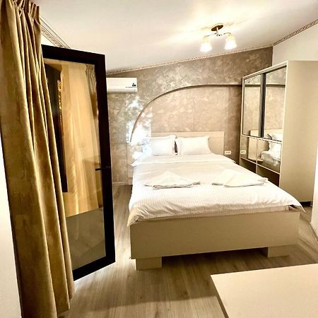Hotel Marina 2 Bukarest Kültér fotó