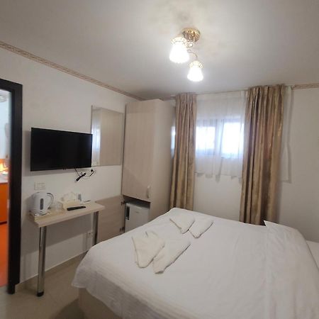 Hotel Marina 2 Bukarest Kültér fotó