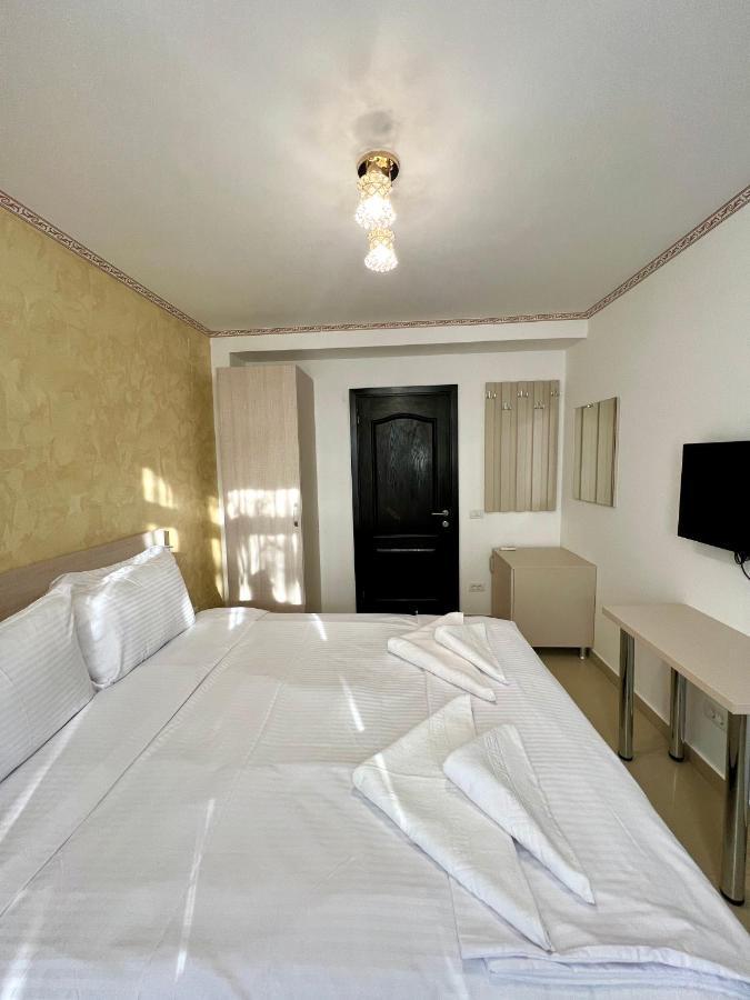Hotel Marina 2 Bukarest Kültér fotó