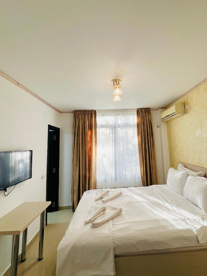 Hotel Marina 2 Bukarest Kültér fotó