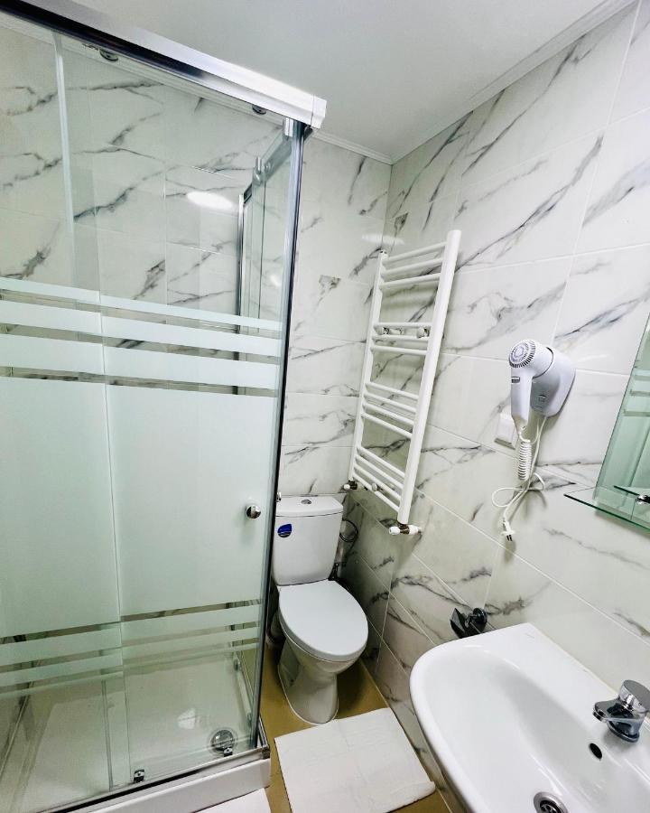 Hotel Marina 2 Bukarest Kültér fotó
