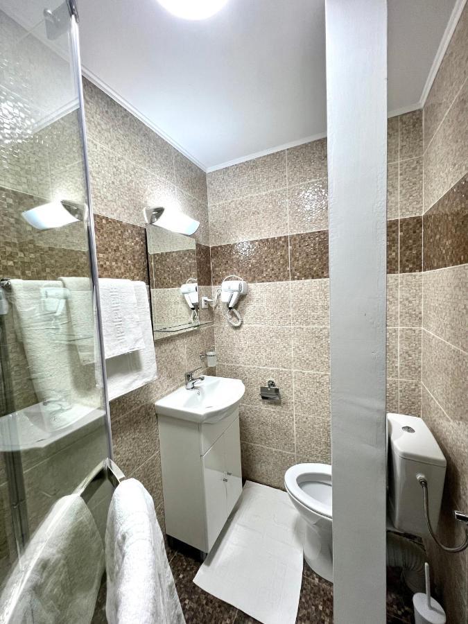 Hotel Marina 2 Bukarest Kültér fotó