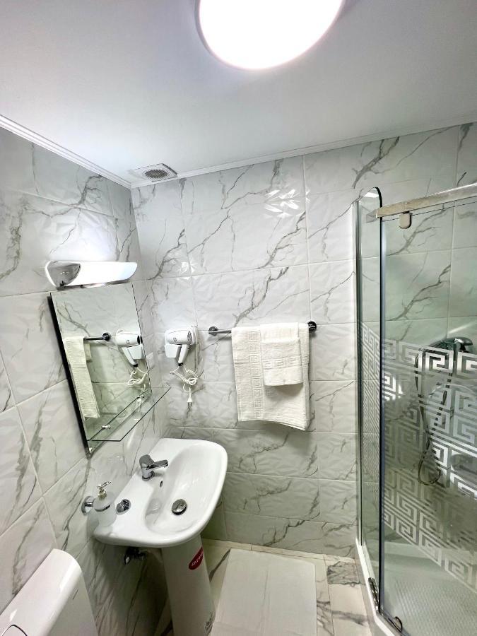 Hotel Marina 2 Bukarest Kültér fotó