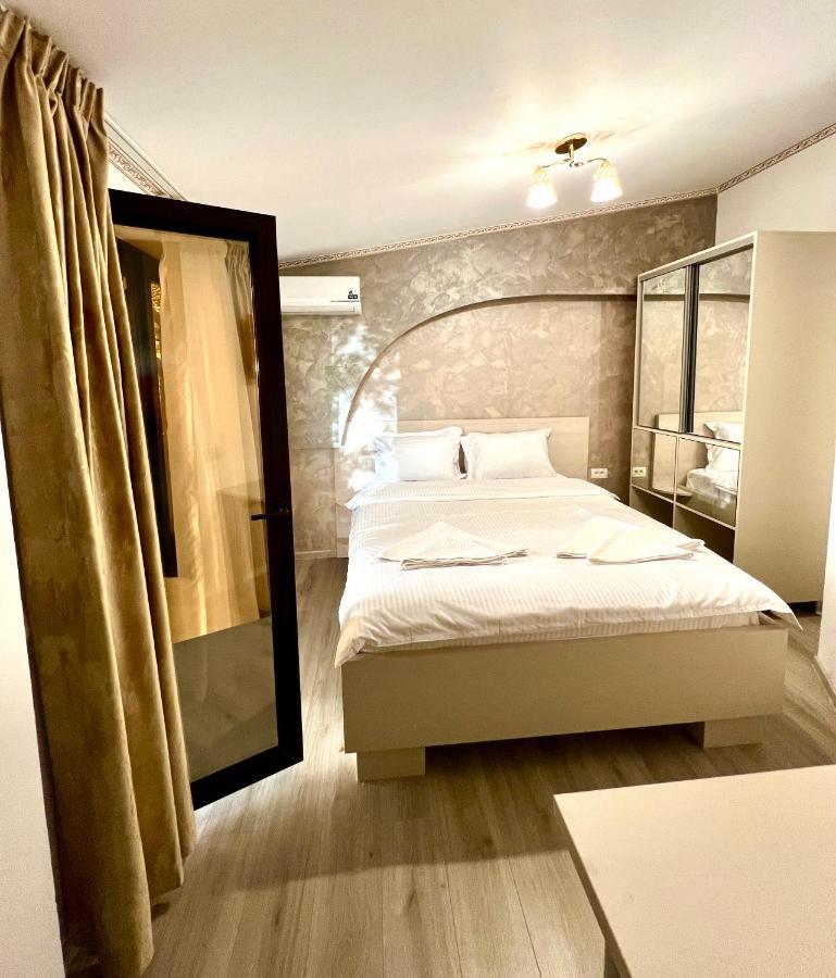 Hotel Marina 2 Bukarest Kültér fotó