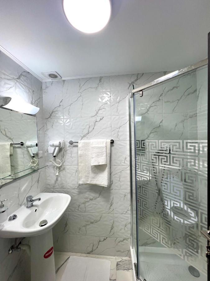 Hotel Marina 2 Bukarest Kültér fotó
