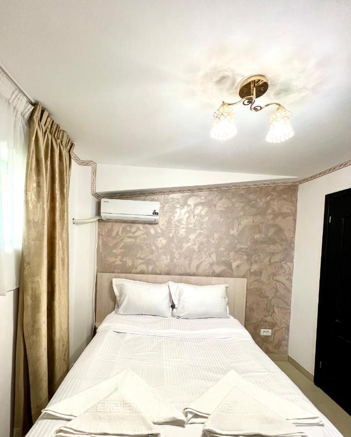 Hotel Marina 2 Bukarest Kültér fotó