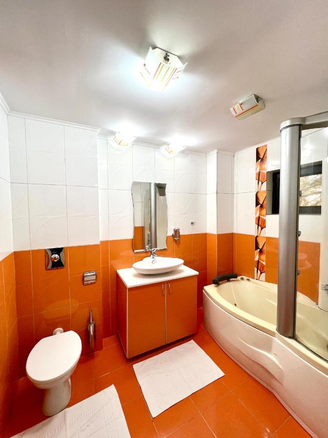 Hotel Marina 2 Bukarest Kültér fotó