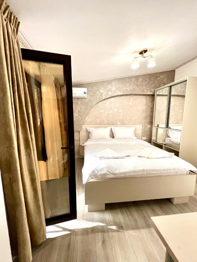 Hotel Marina 2 Bukarest Kültér fotó