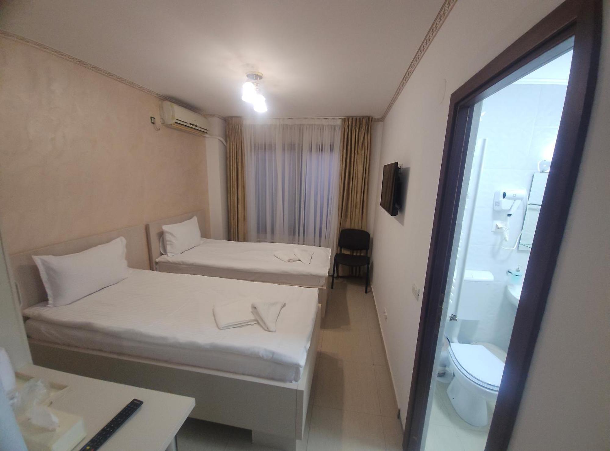 Hotel Marina 2 Bukarest Kültér fotó