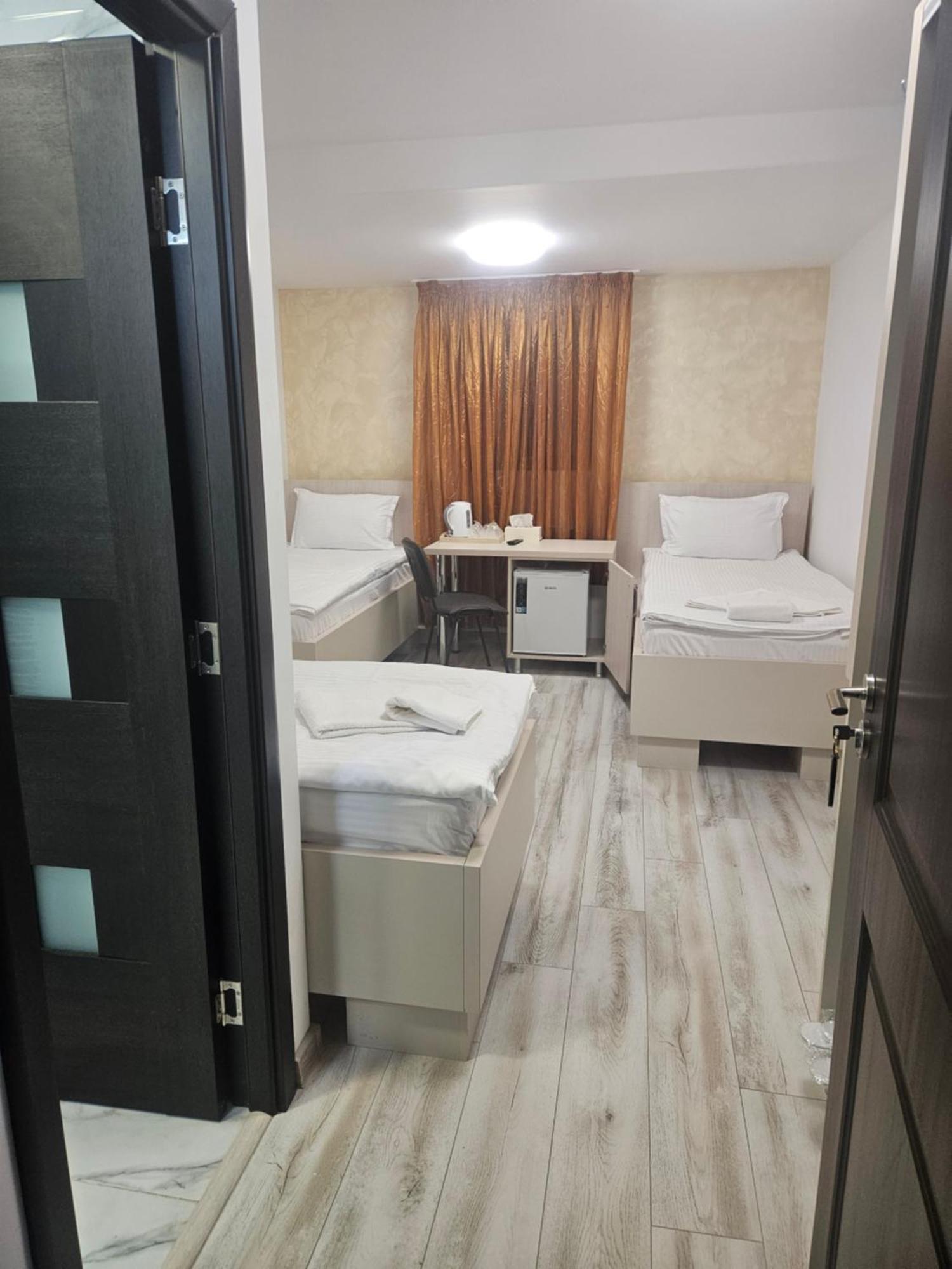 Hotel Marina 2 Bukarest Kültér fotó